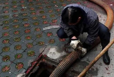 顺平高压清洗管道公司分享下为什么要高压清洗板换